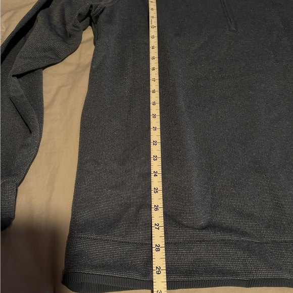 Brand new Under Amour sweater. Never worn. - Picture 5 of 5